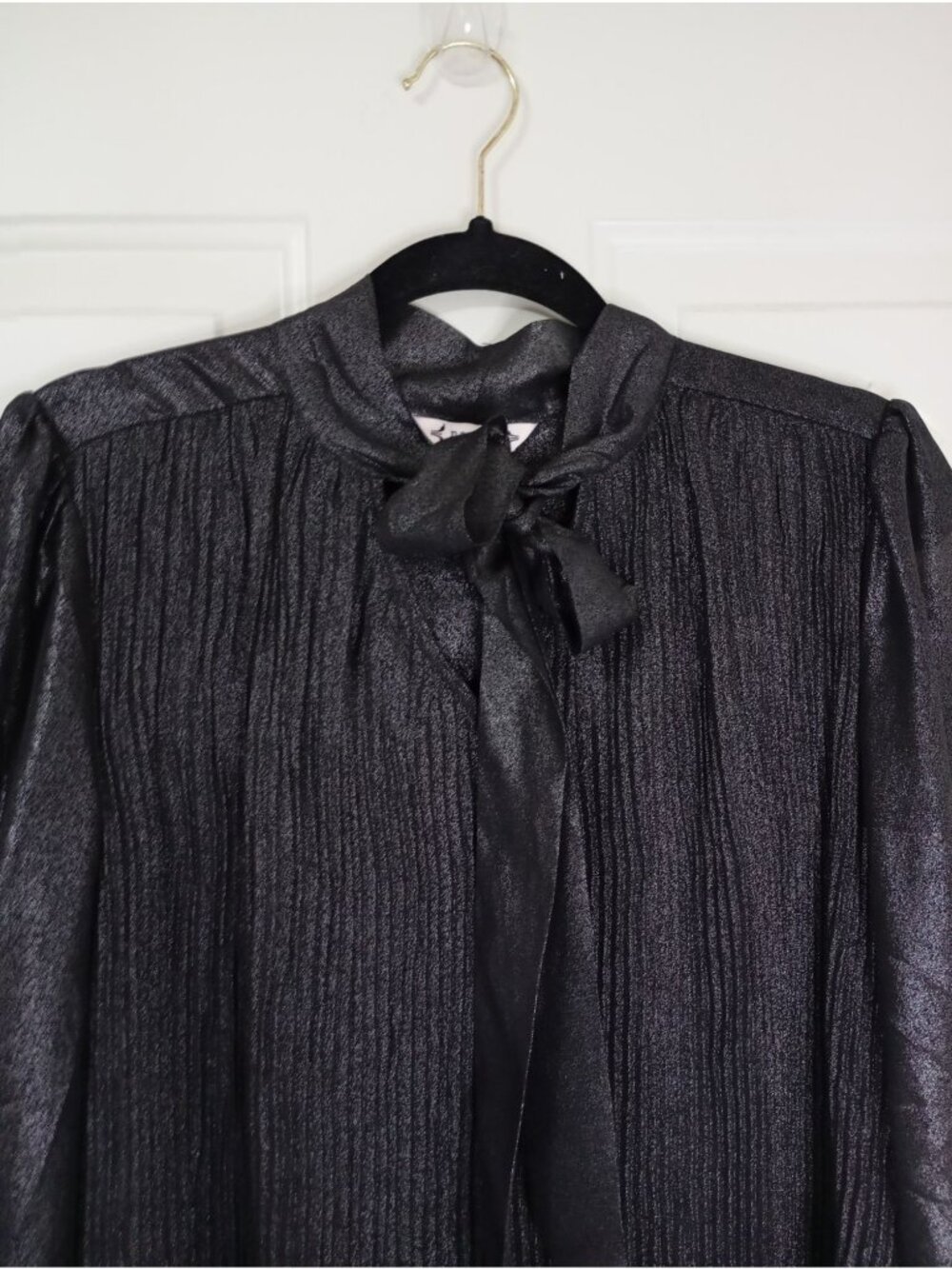 Nanette Lepore Metallic Black Pleated Long Sleeve Blouse With Tie Neck Size M - Picture 4 of 13